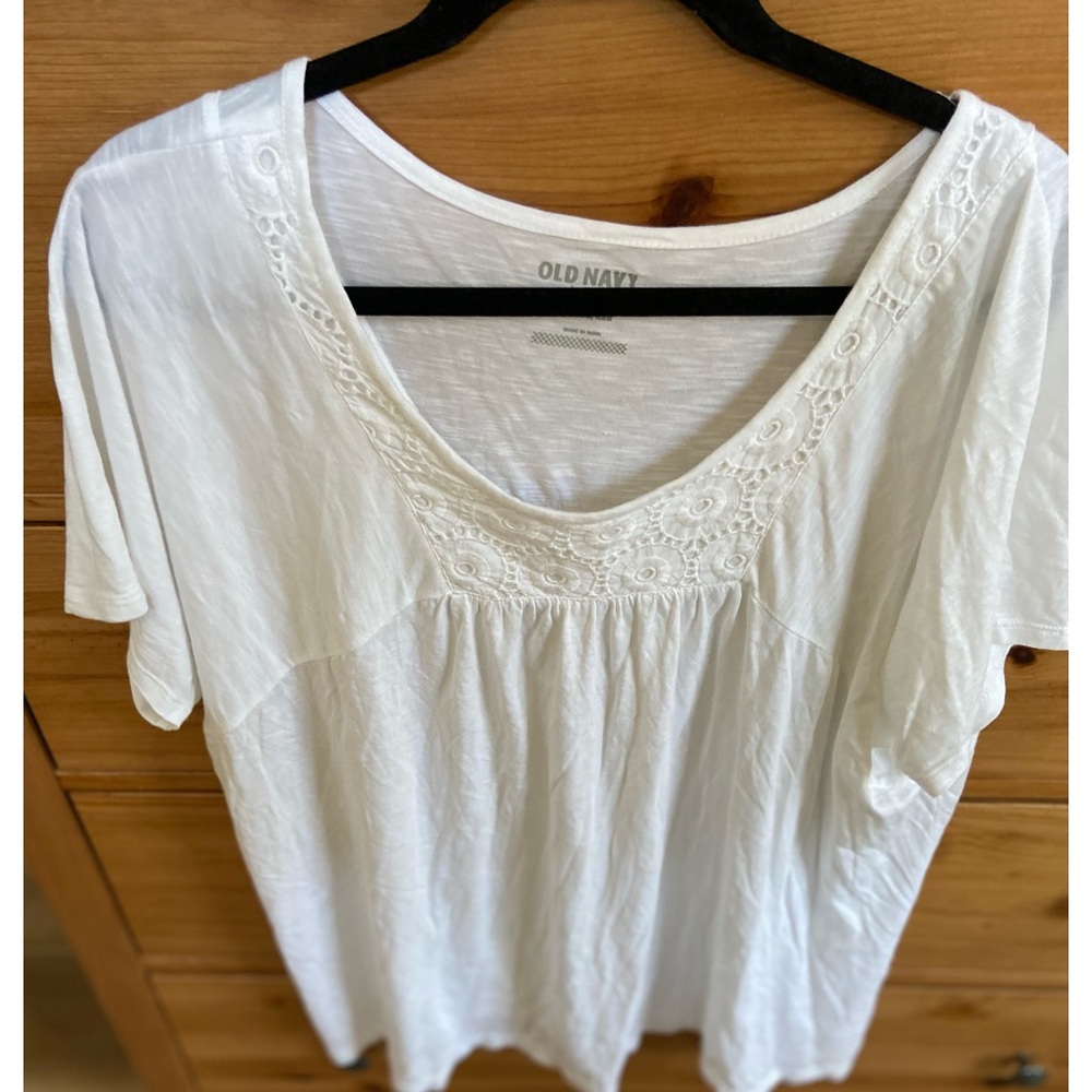 Old Navy Women’s White Top